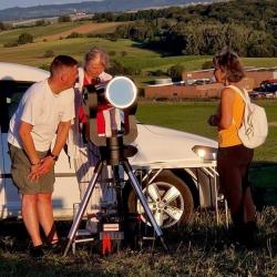 Plein soleil Raphael squatte le telescope de Manu